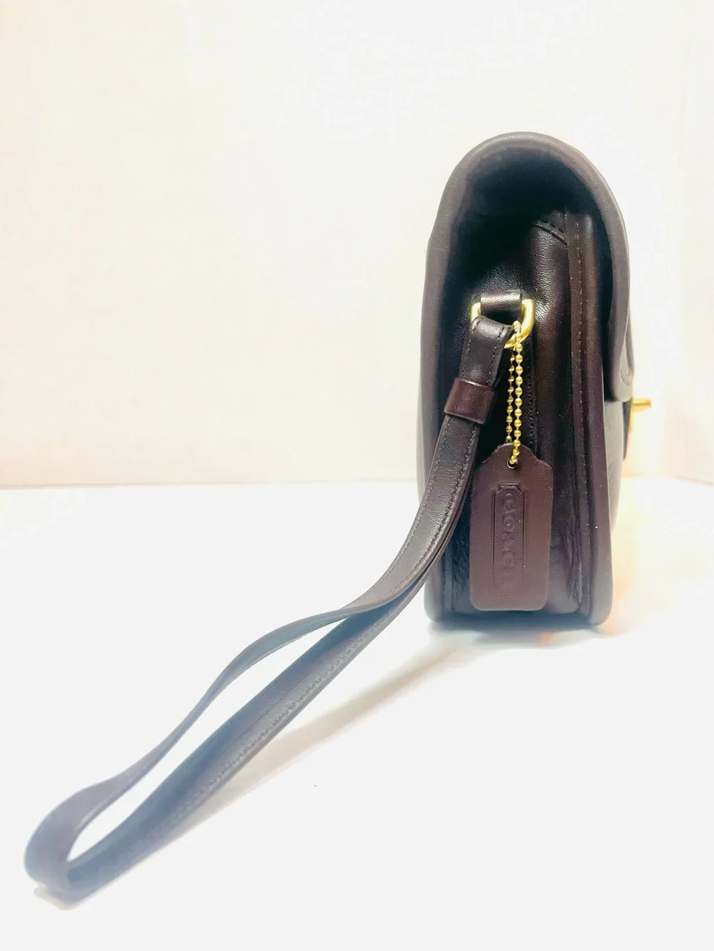 Authentic vintage Coach Turnlock Clutch (Style #9971) originally Men’s clutch.